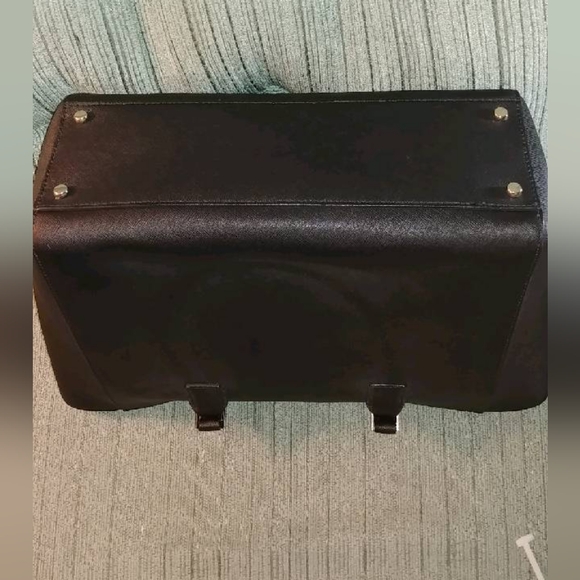 Kate Spade New York leather purse. - Picture 8 of 15